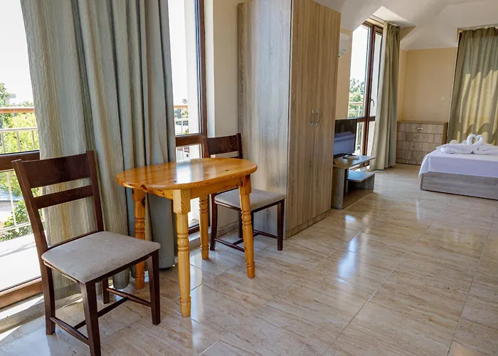 民宿 Family Silitur 阿赫托波尔